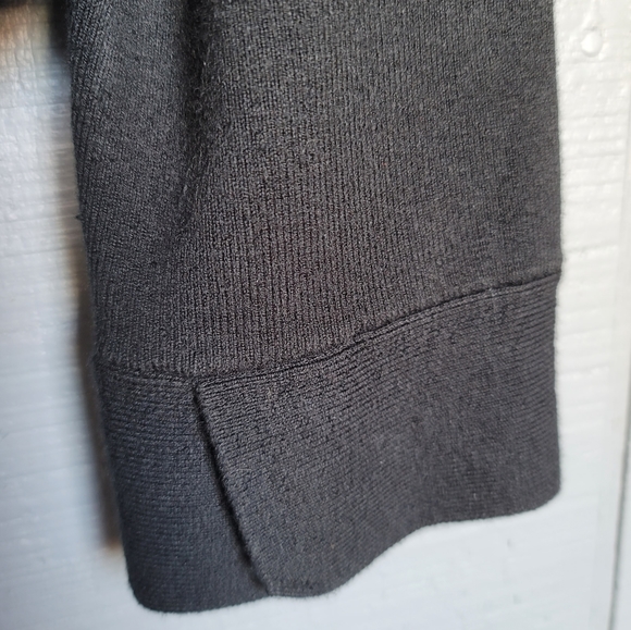 Shu Shu Turtleneck Zip Up Black Sweater. Size XL - Picture 4 of 6